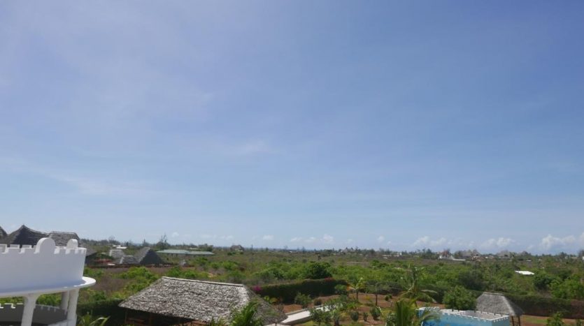 P1090864-835×467