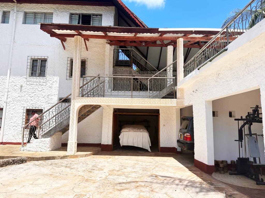 beach-house-malindi-12