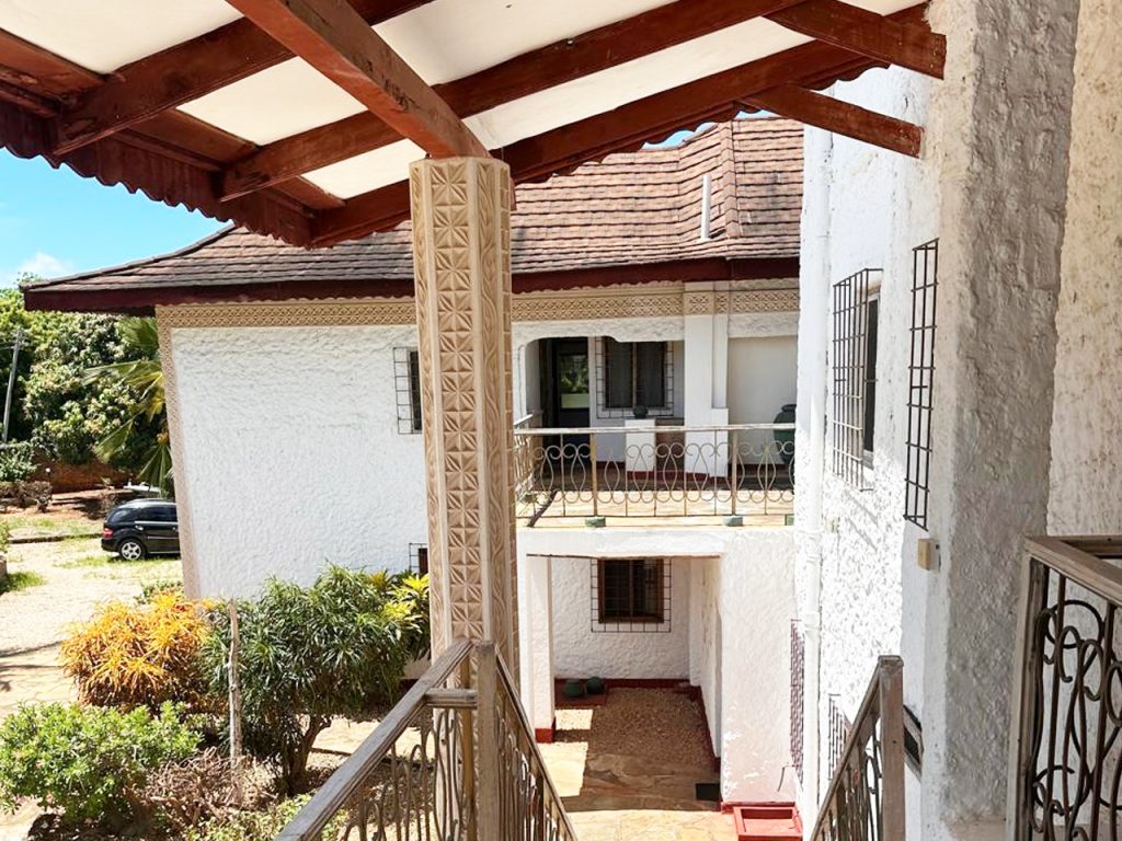 beach-house-malindi-5